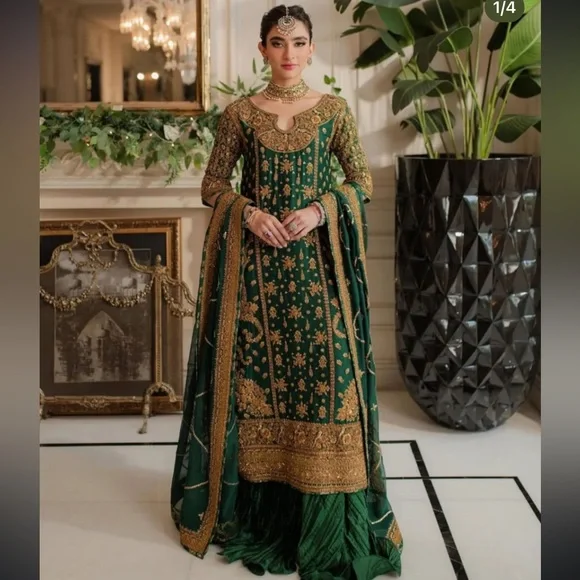 green emerald velvet dress Gold Green Lehenga Choli Pakistani Wedding Dresses main image 0